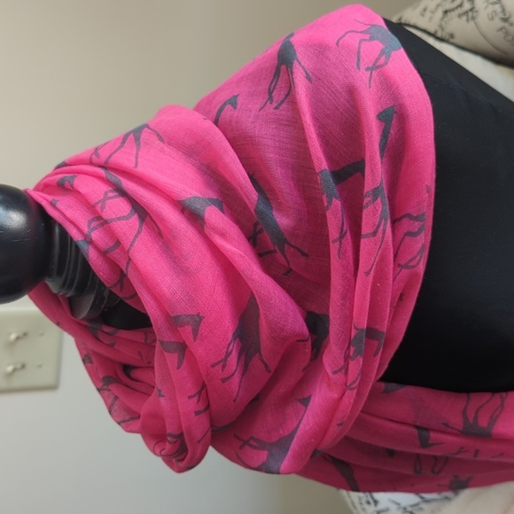Versatile Giraffe Print Scarf Pink Gray Large Lightweight 96x70 - Picture 5 of 14